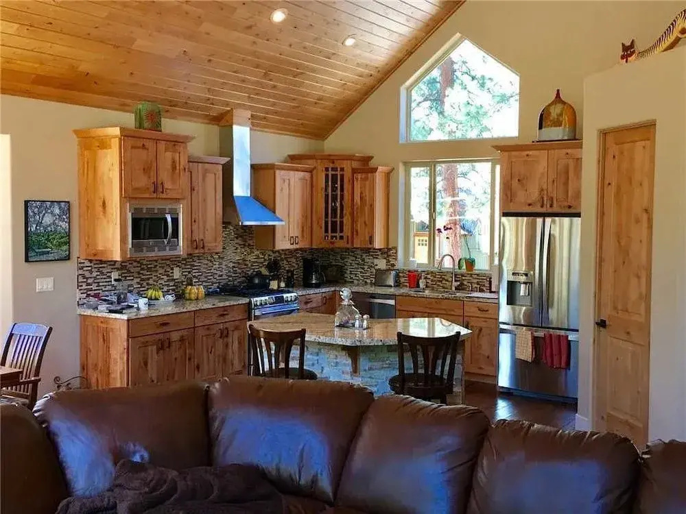 2380 Alice Lake - 3 Br Cabin