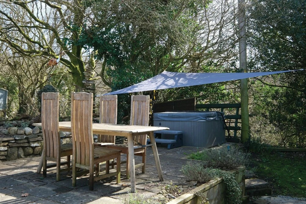 Merlins Cabin - 2 Bed - Blaen Cedi Farm