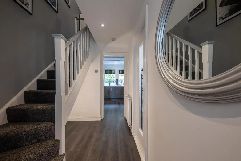 Modern 2 Bedroom House