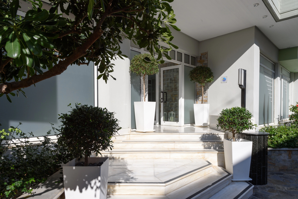 Alantha Apartments