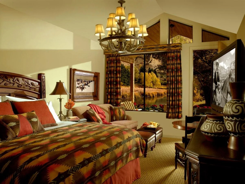 Rustic Inn Creekside