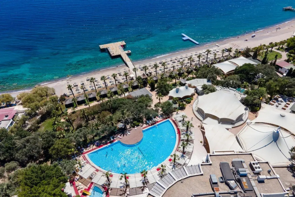 Latanya Park Resort 