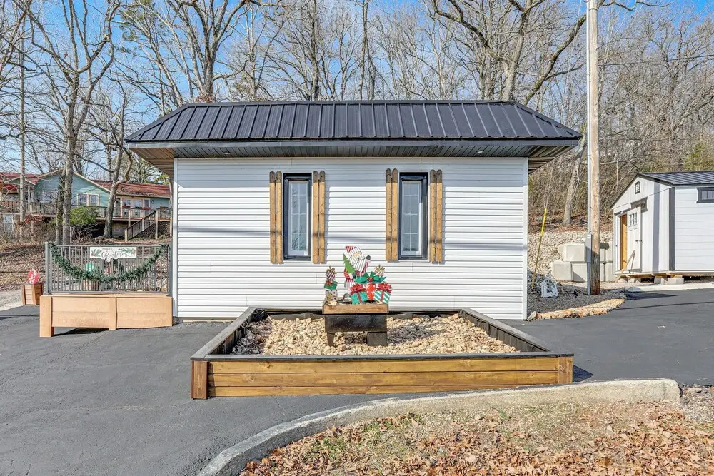 Walk to Current River: Ozarks Adventure Home