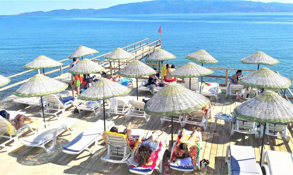 Assos Nazan Motel Restoran Beach