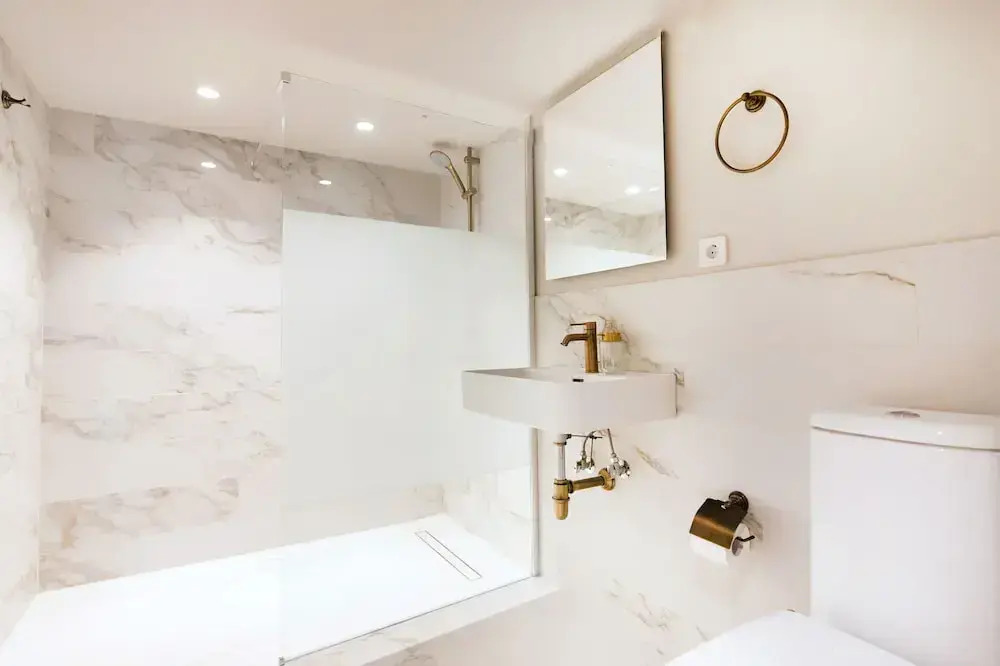 Primavera' Seafront apt with tower view