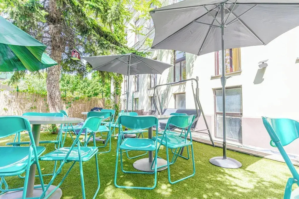Charming 2BR Apt in Prime Location