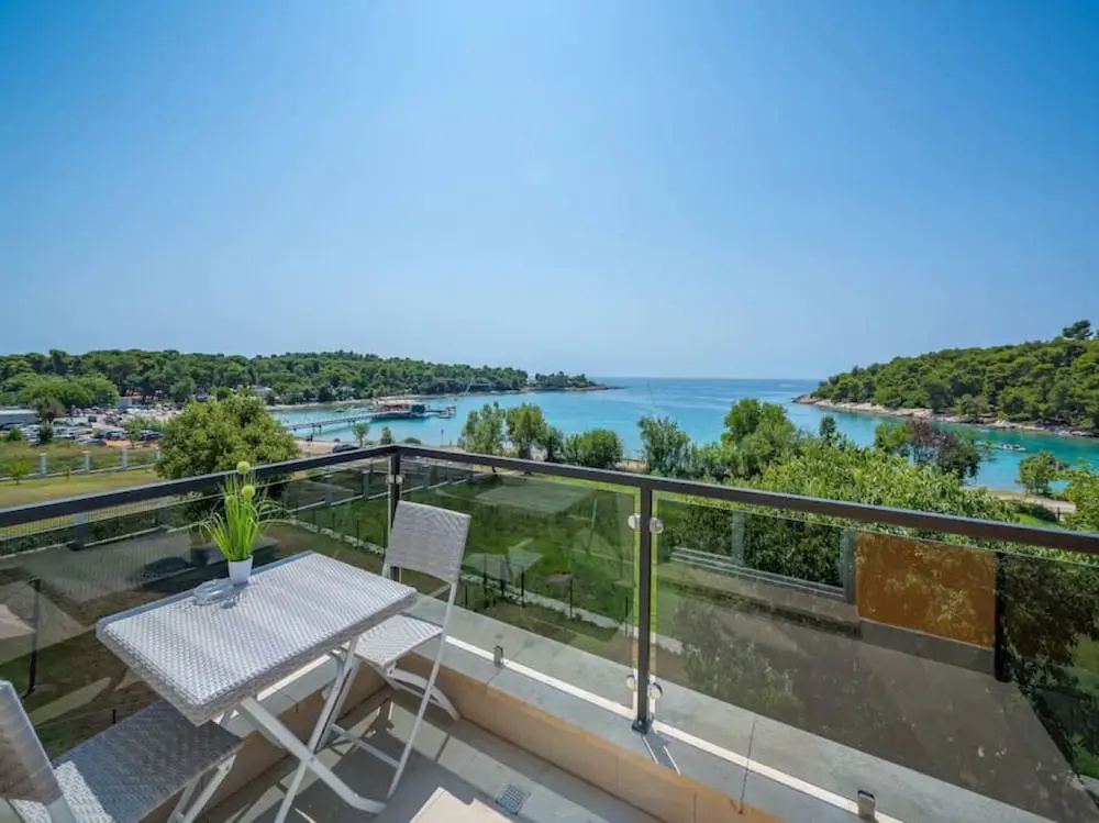 Villa Cedar - Fully Equipped Villa With 4 big Rooms for 8 Guests and a Seaview