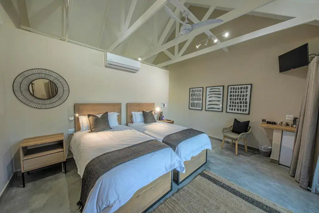Little Kubu Lodge