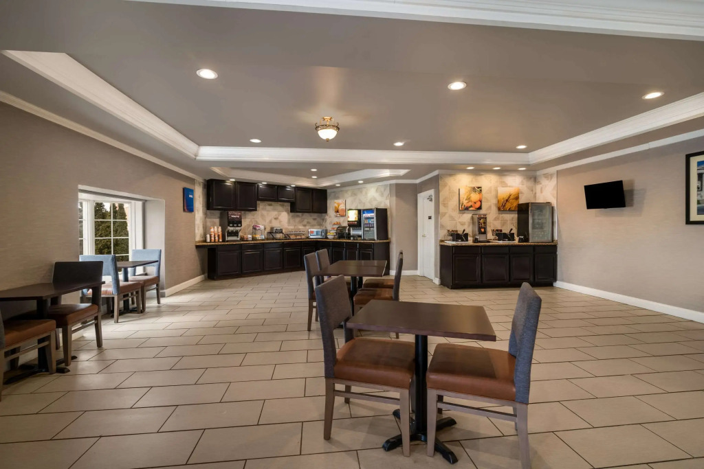 Comfort Inn & Suites Plattsburgh - Morrisonville