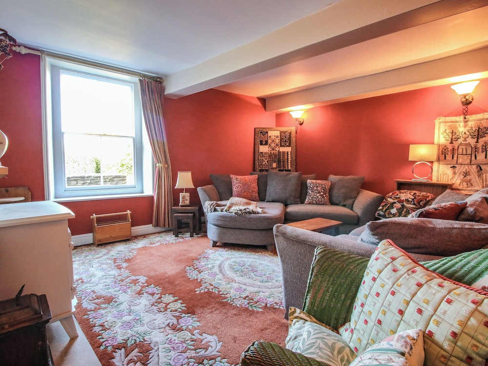 10 Upper Linney