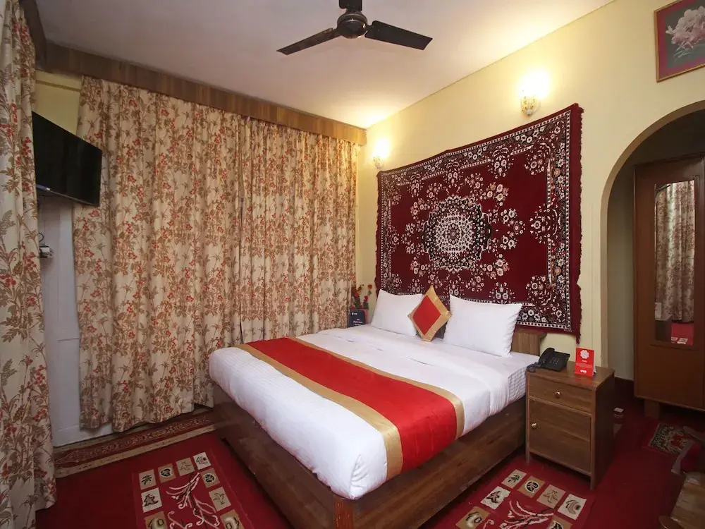 OYO 9331 Hotel White House