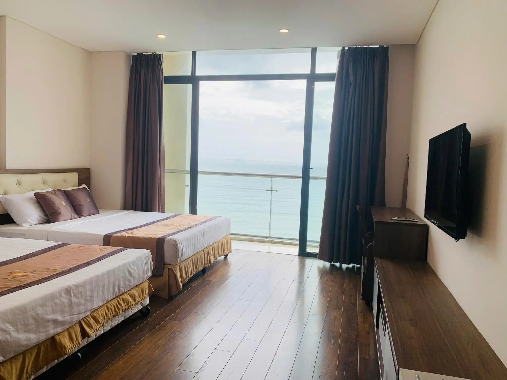 Lenid Ocean View Hotel