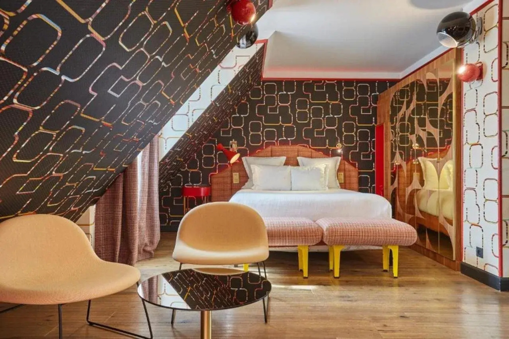 Idol Hotel