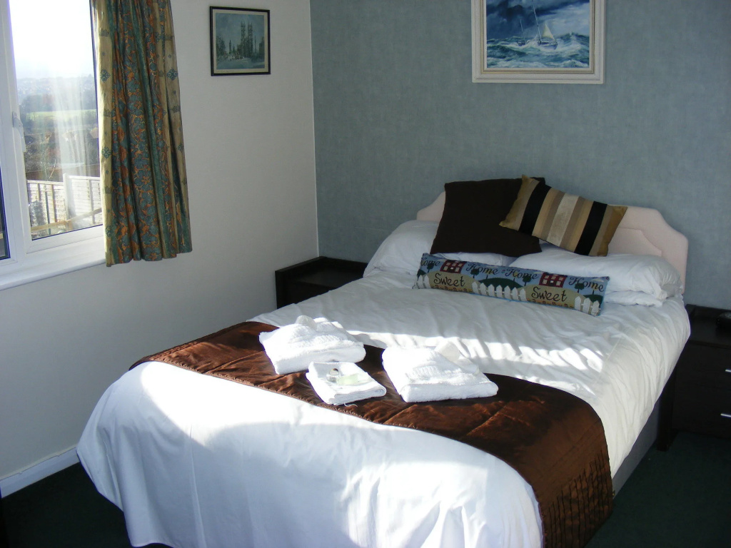 Sandown Manor