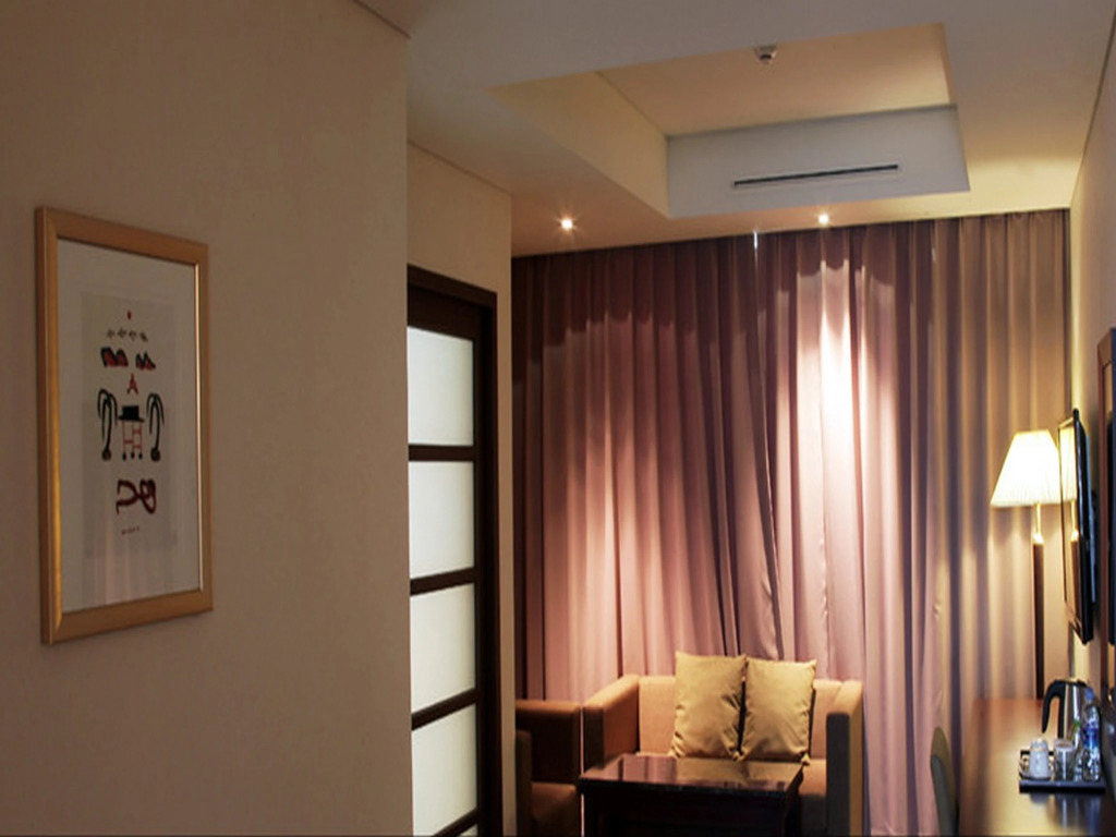 Sunshine Hotel