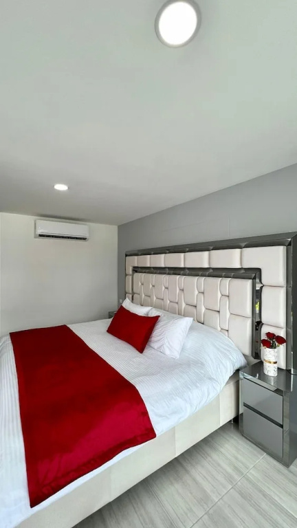 Street 55 Hotel
