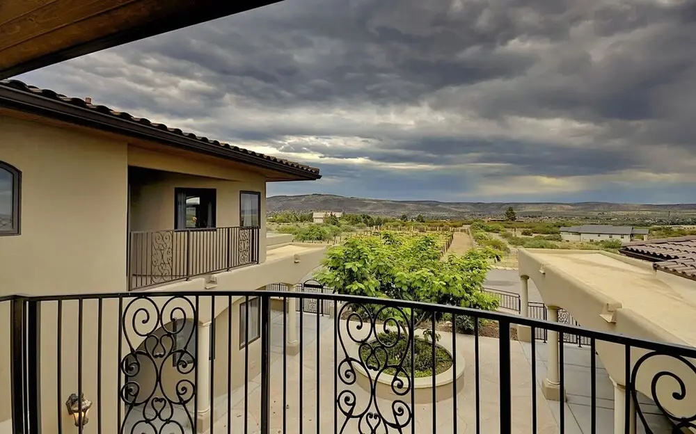 Sorelle Vineyard 5BR by Casago