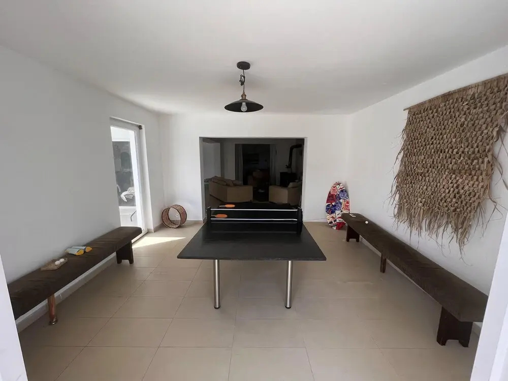 Remarkable 4-bed Villa in Denovici