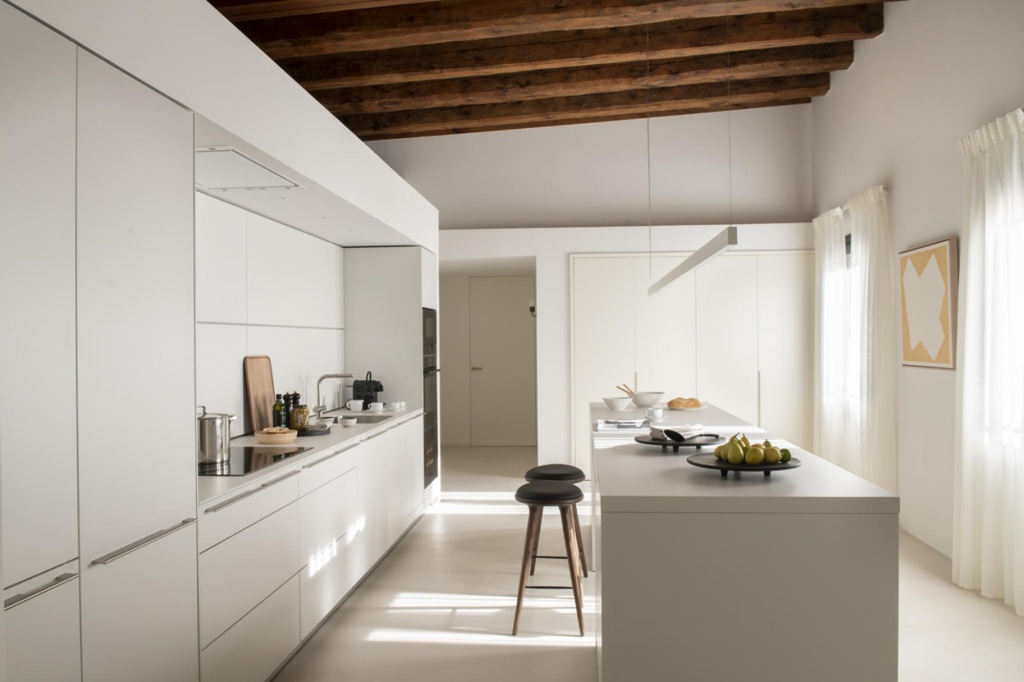 Premium apartment in El Gótico with 3 bedrooms and 3 bathrooms, two of them en suite.