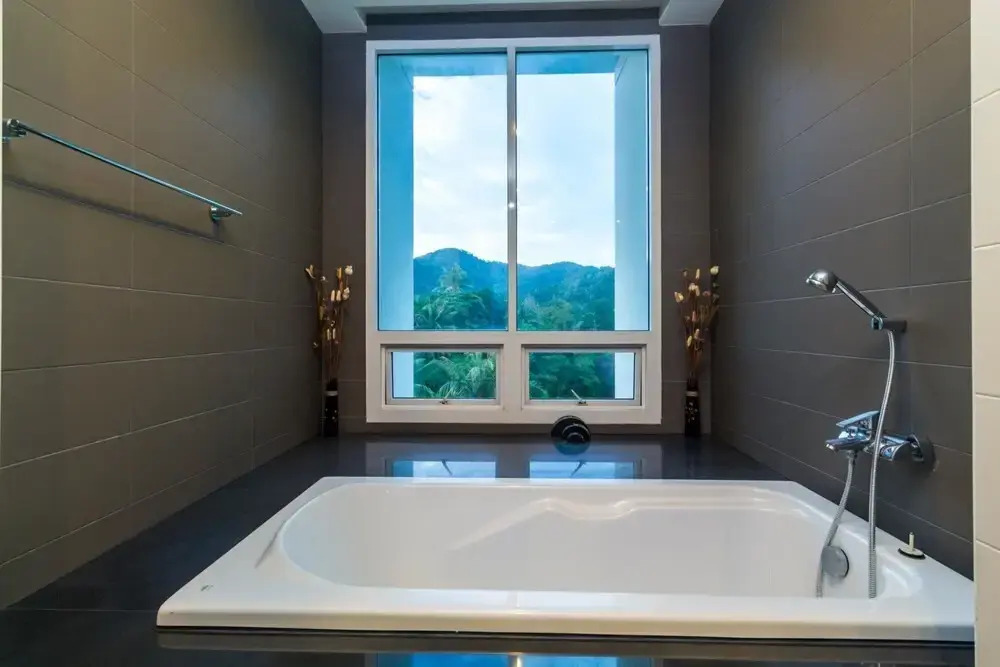 Kh2605 - Sea-view Penthouse in Karon Walk to Beach Restaurants Bars Shops