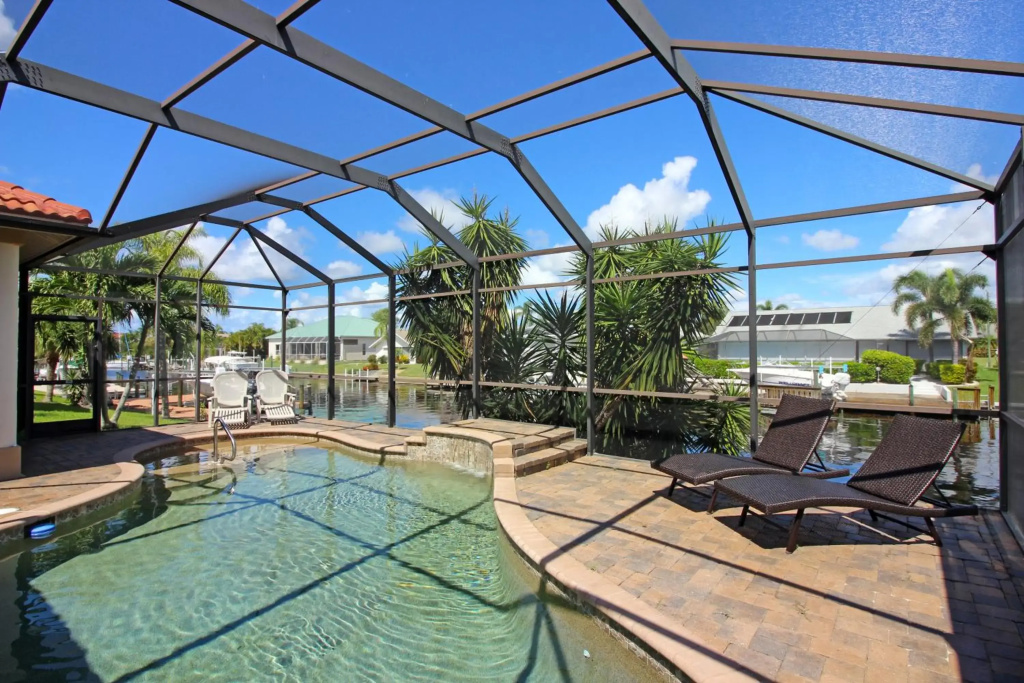 Waterfront Villa Ocean Drive ID1431