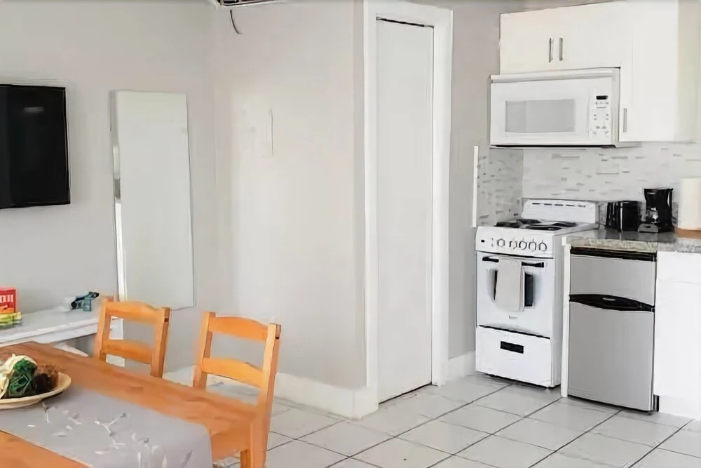 Renovated Aquamar 7 - 1 Br Apts