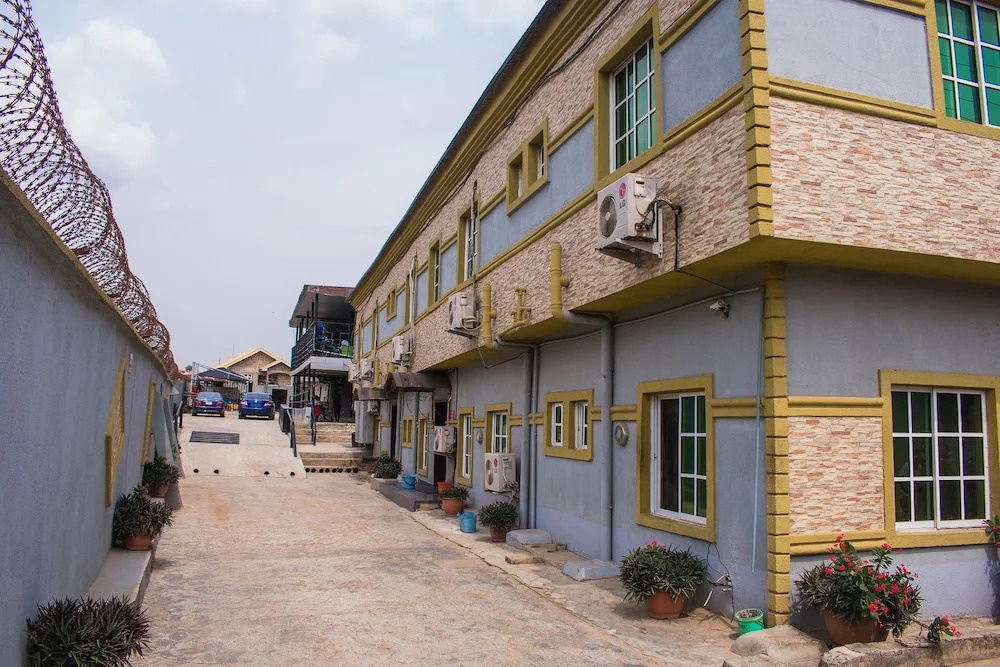 Adesuwa Royal Guest House Ketu