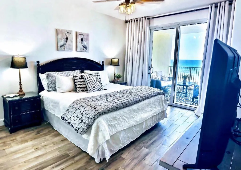 Barefoot Bliss - beachfront condo - sleeps 14