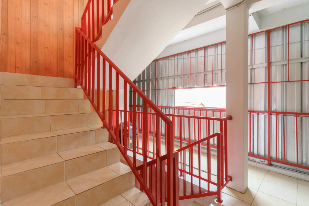 RedDoorz near City Walk Benhil