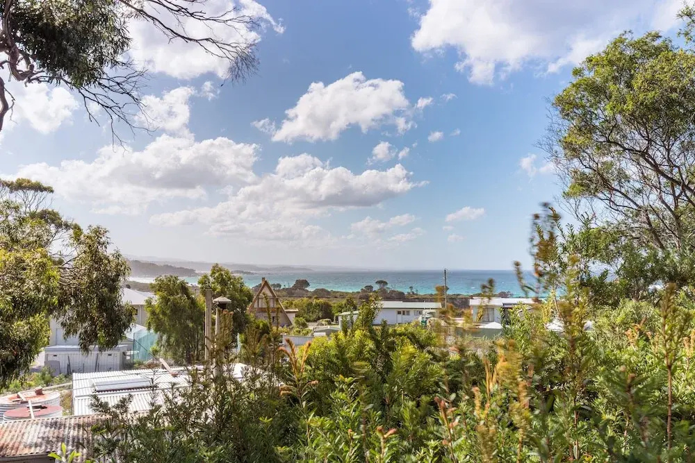 Bush Hideaway by the beach