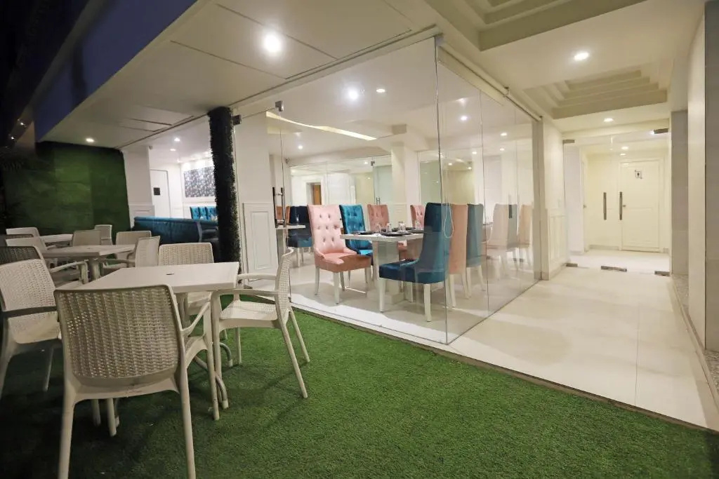 Hotel Magenta