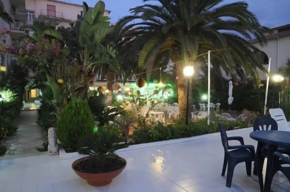 Hotel Mondial