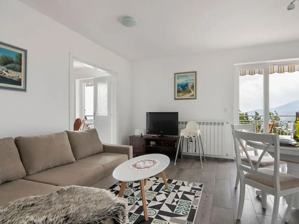 Lovely Apartment in Veprinac With Private Terrace