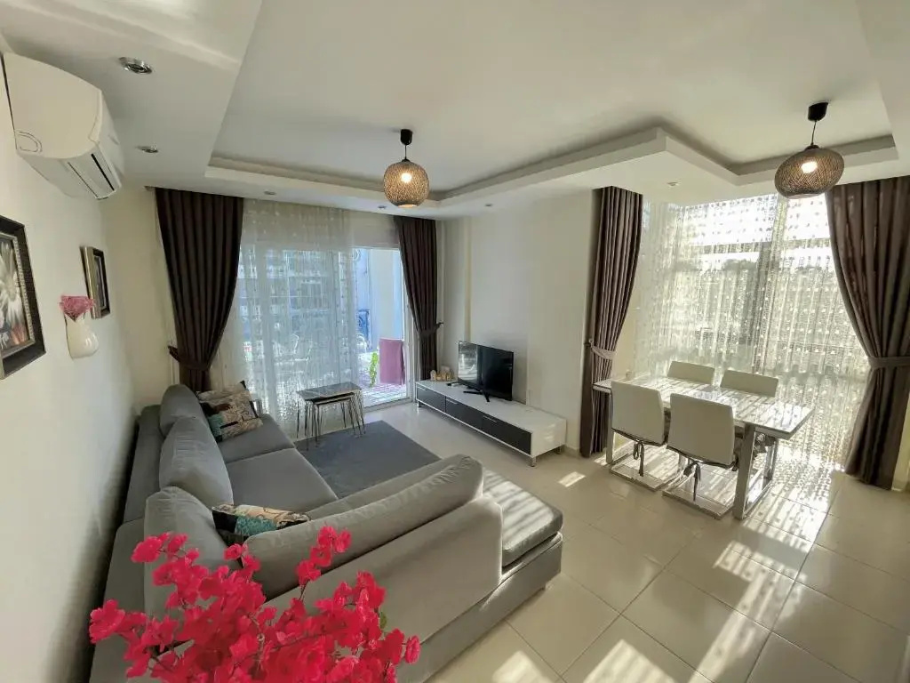 SA Apartments! 300m to the Beach