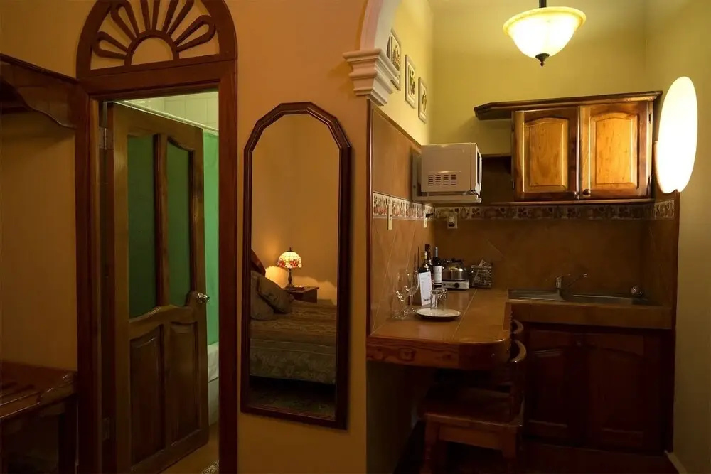 Marquez De Liz 1: Colonial Suite, Balcony, Havana