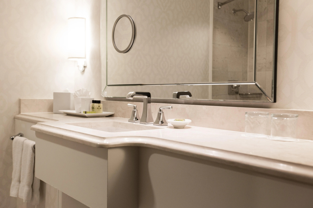 InterContinental Chicago Magnificent Mile by IHG