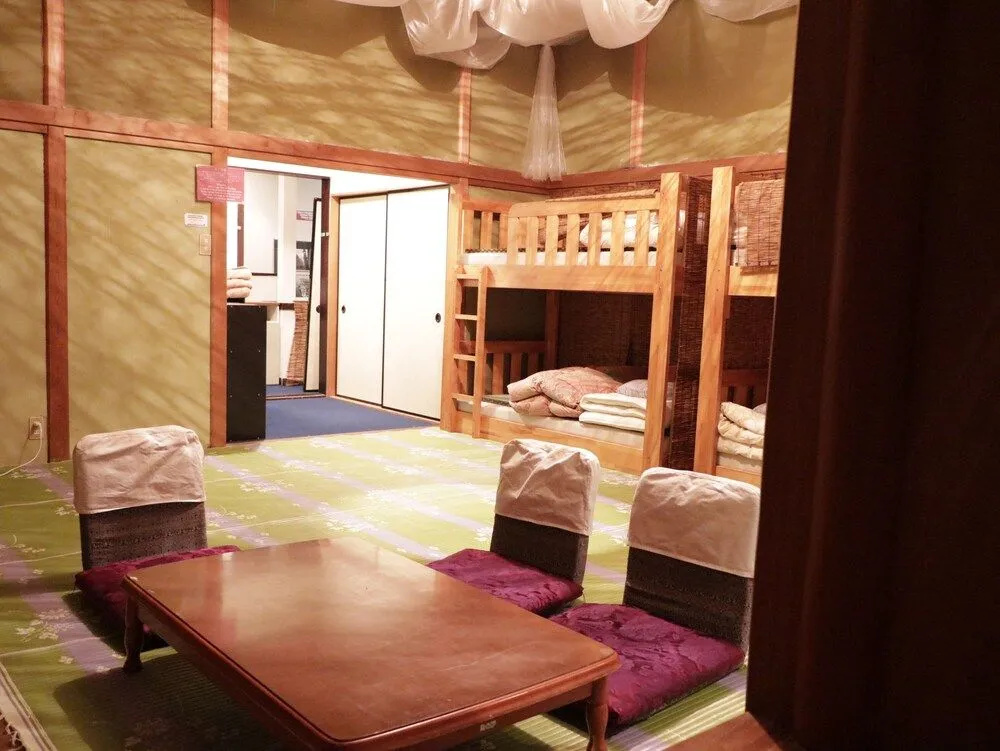 FREEDOM2 - Hostel