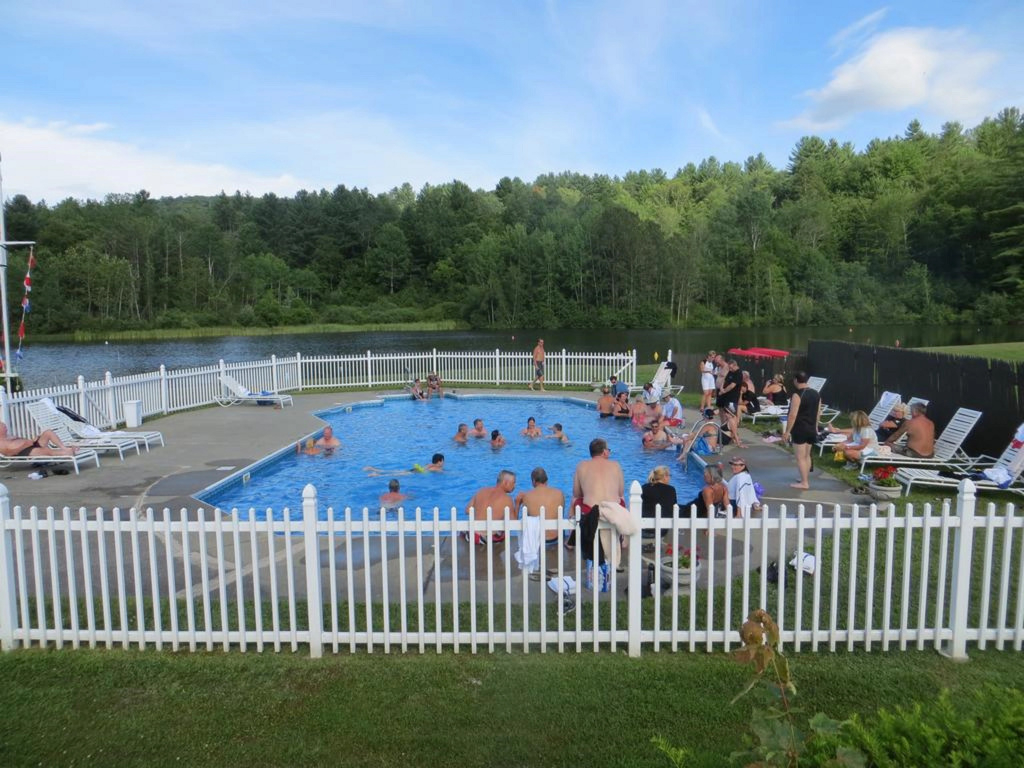 Commodores Inn