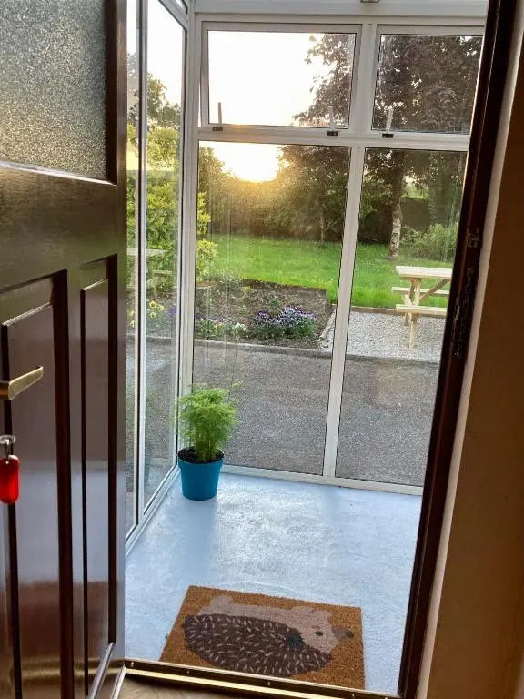 Lily's - 3 Bedroom Country Cottage with Large Garden