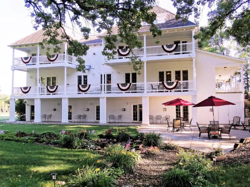 The Oakwood Inn Okoboji