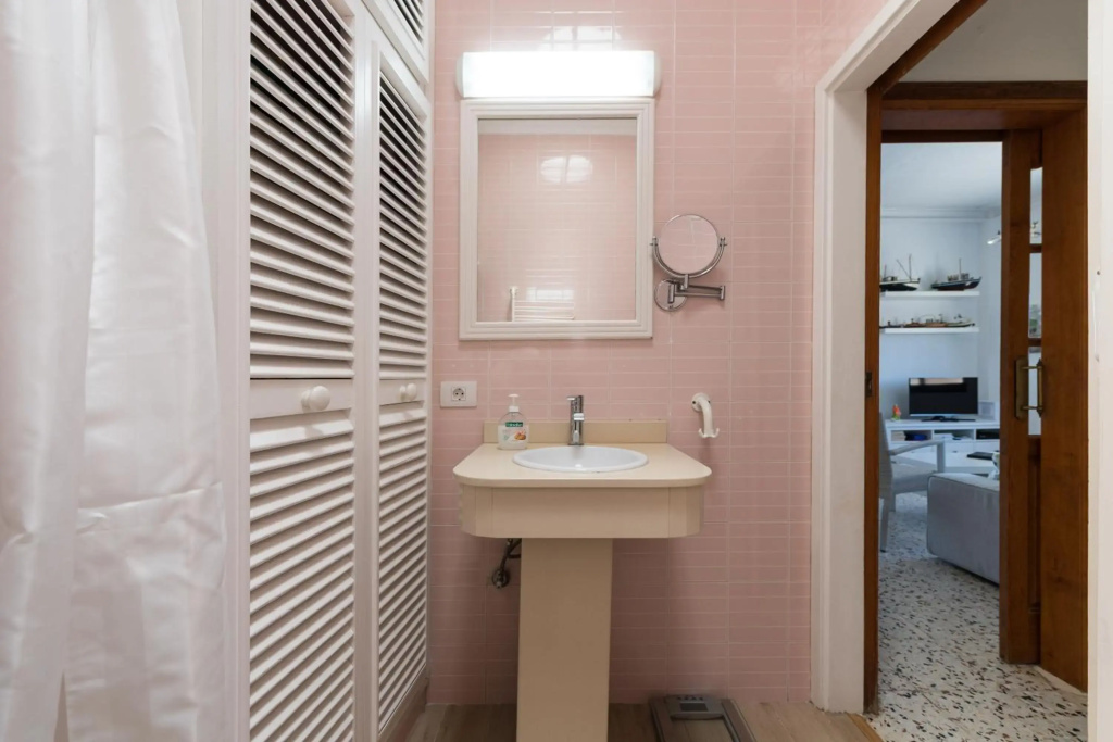 VV La Gaeta 1 "by henrypole home"