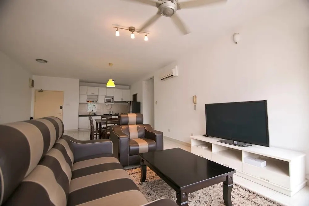 Comfy 3BR Home With Klcc View
