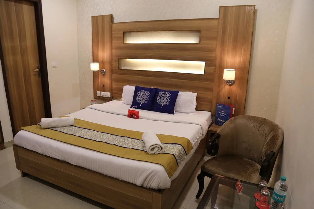 OYO 1344 Hotel Waves
