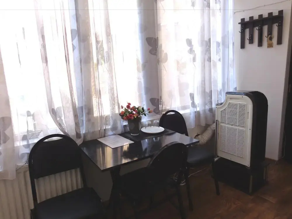 Old Meidan Hotel