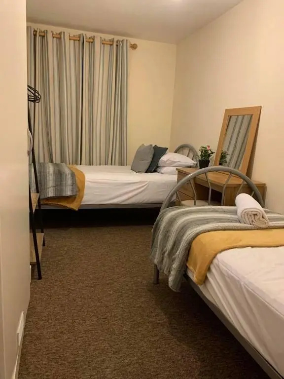 private Parking for 4 Contractors - Sussex Short Lets