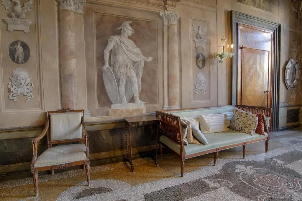 Vintage Venice Apartment