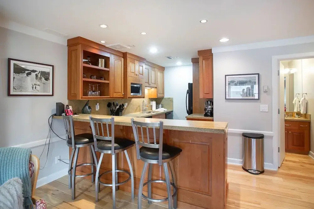 Royal Plaza at Deer Valley Resort - One Bedroom Condo with Hot Tub #301 1 Condo