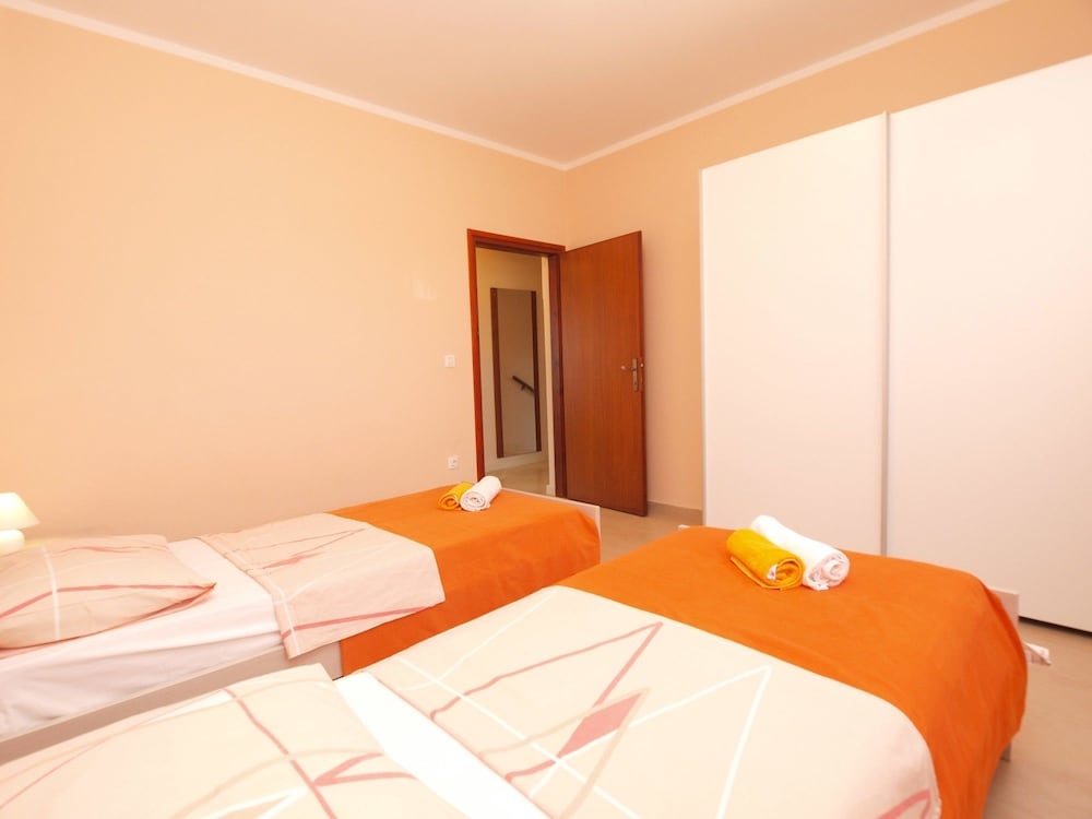 Apartment 1386