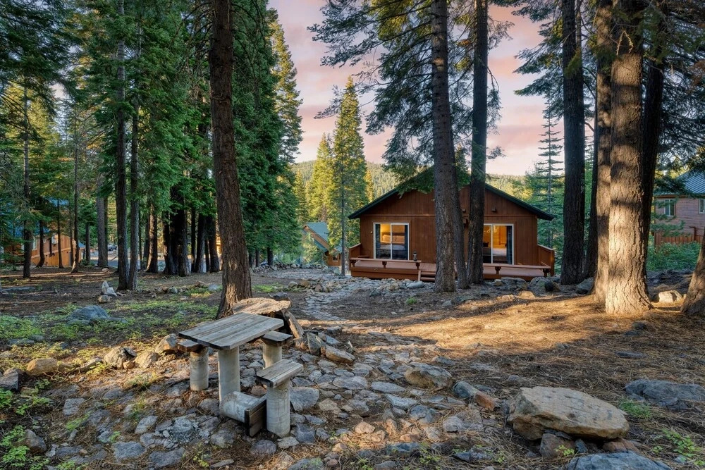 Golden Summit by Avantstay Stunning Secluded Cabin w/ Access to Tahoe Donner