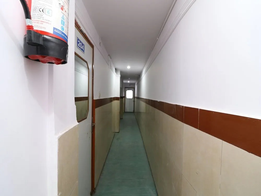 OYO Flagship 30893 Hotel Bob's